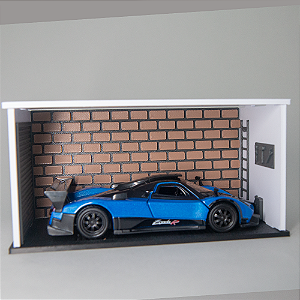 Miniatura Pagani Zonda R 1:32 com Garagem Diorama