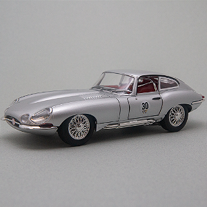 Miniatura Jaguar E-Type 1960s 1:24 – Clássico Inglês