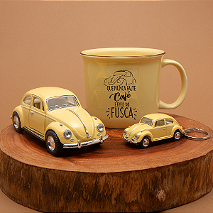 Kit Caneca Amarelo - Chaveiro e Miniatura de Fusca - Que nunca falte café