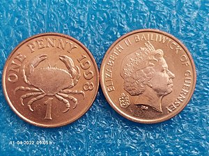 GUERNSEY - 1 PENNY - quarto retrato de Elizabeth II - 1998
