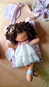 Boneca Olívia com bolsa/ peça pronta.
