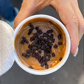 BROWNIE SEM GLÚTEN RECHEADO DOCE DE LEITE LOW CARB