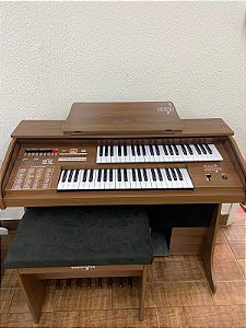 Órgão Eletrônico Harmonia HS 45 Lux Castanho. Melhor preço!
