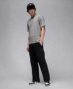 Calça Jordan Essentials Premium Preta