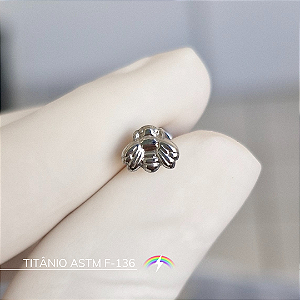Labret abelha - Titânio ASTM F-136