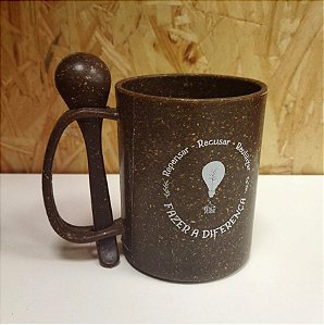 Caneca de Coco Estilo Verde