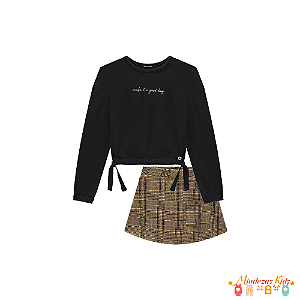 Conjunto de blusão boxy em molevisco e saia tecido xadrez Vic&Vicky
