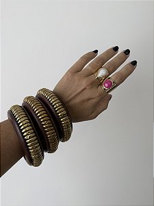 Pulseira Indiana Madeira Detalhes Dourados