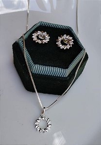 CONJUNTO CÍRCULO DE FOLHAS CRAVEJADAS