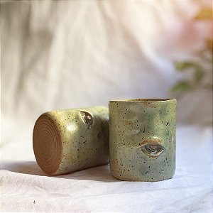 Copo de olho verde