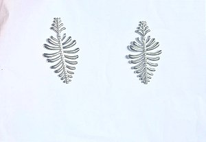 Brinco Folha com Detalhe Cravejado Ródio