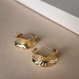 Brinco Argola Detalhada Banhado Ouro 18K