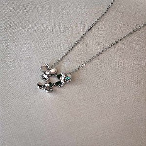 Colar Bipartido Três Flores Aço Inox