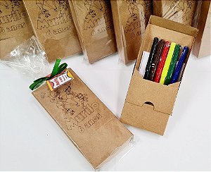 AL260 - Lembrancinha Estojo Kraft com Canetinhas - Tema Os Incríveis