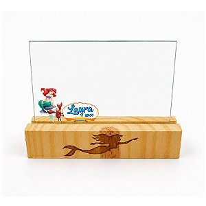 Porta-Retrato Personalizado com Base em Pinus e Vidro Duplo - Tema A Pequena Sereia