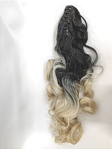 Rabo De Cavalo com piranha cor ombre preto com pontas loira ondulado