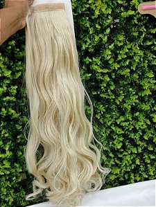 Rabo de Cavalo ondulado loiro com amarrador