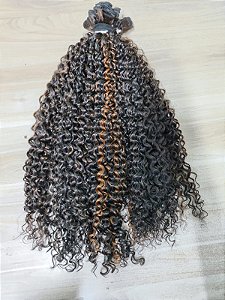 Cabelo Bio humanizado 320g cacheado em tela para entrelaçamento