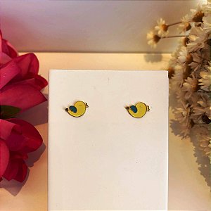 Brinco de Criança Passarinho Resinado Folheado em Ouro 18k