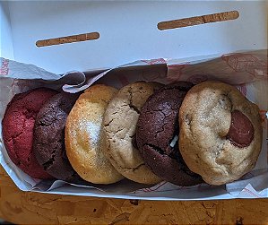 Caixa com 6 cookies Recheados