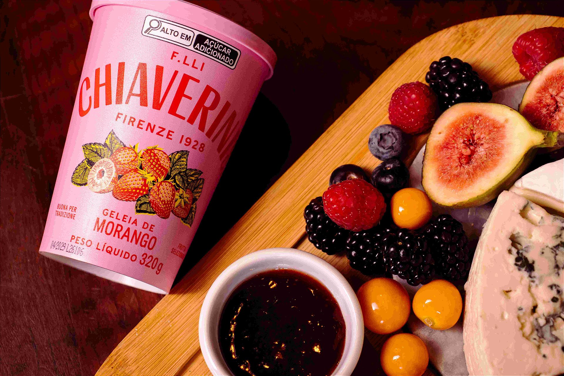 Embalagem de geleia Chiaverini de Morango com frutas e queijos