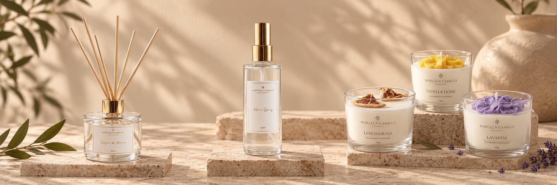 Difusor, home spray e velas Marcela Camillo Aromas sobre pedra natural, em luz suave