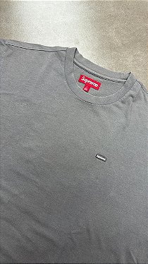 CAMISETA SUPREME FUTURA BOX LOGO TEE GREY - mercadohype