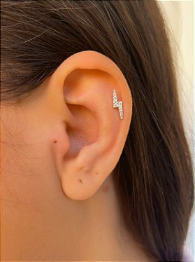 Piercing para Tragus/Orelha - Prata - pedra de 3mm - Piercings FerPier -  Peças em Ouro 18k, Folheados a Ouro, Prata 950 e Aço cirúrgico - Comercio  Varejista de Artigos de Joalheria