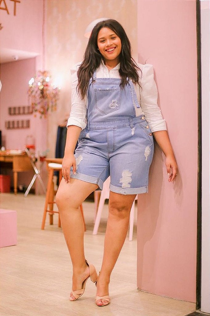 jardineira plus size jeans