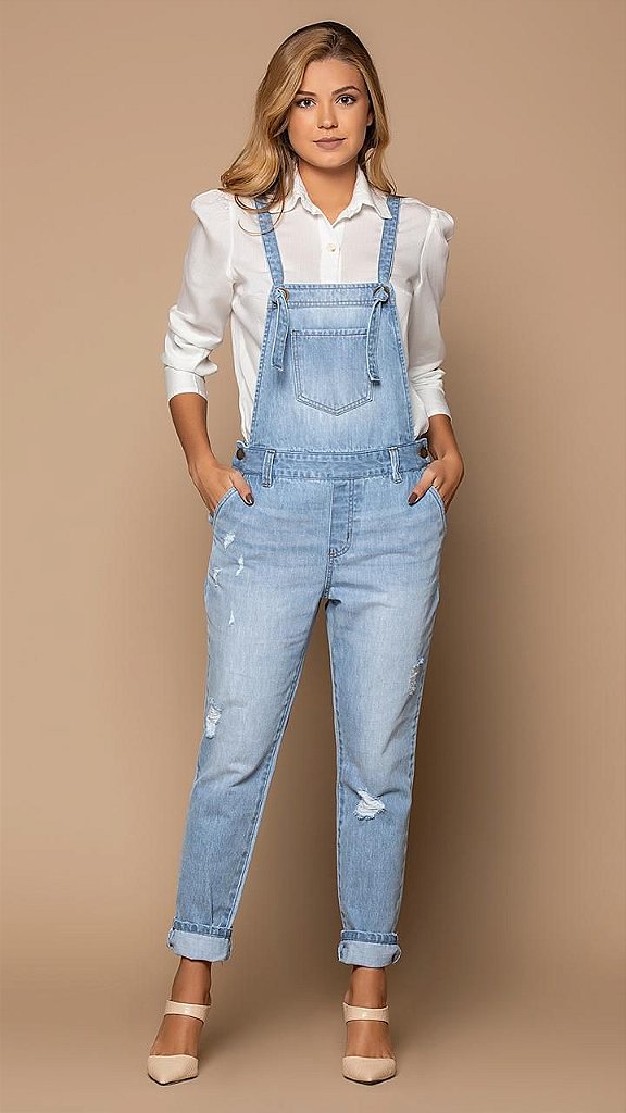 jardineira jeans com camisa