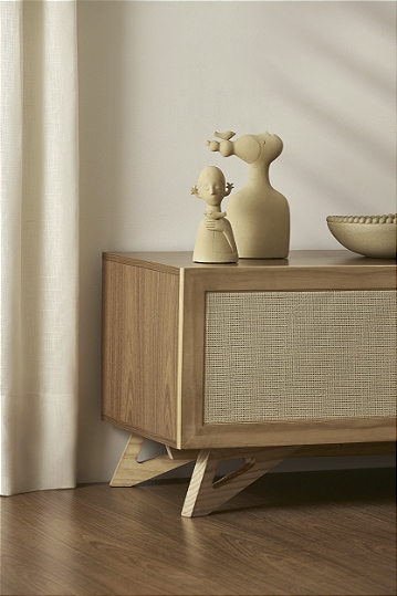 Escultura Mulher Em Polirresina Pássaros