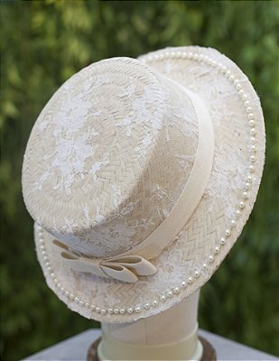 LOCAÇÃO - Jardim Secreto Grinalda Chapéu Samam - Renda e Pérolas.