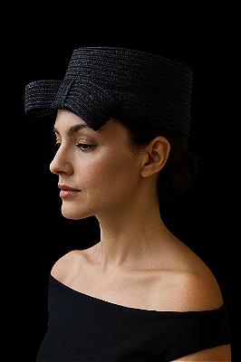 JC Pillbox Jacque Preto