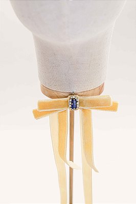 JC Laço Veludo Rastro de Luz — Petit Lúmina (Amarelo Manteiga)