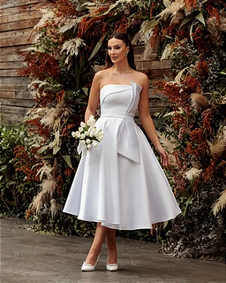 Vestido de Noiva Curto em Zibeline Midi Elegante