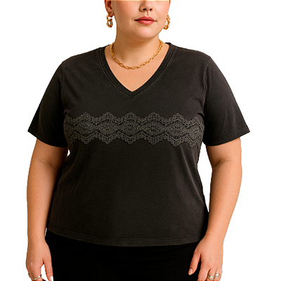 Blusa Básica Preta Plus Size feminina manga curta com DETALHE aplicação de RENDA 50-52 decote V