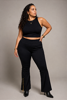 CALÇA FLARE FEMININA PRETA CURVY CINTURA ALTA COM DETALHE DE ZÍPER NA BARRA TAMANHO 42/44 PROMOÇÃO
