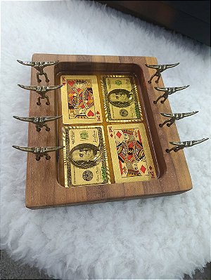 PETISQUEIRA MADEIRA RESINADA COM CARTAS ''REI DE OUROS E REI DE COPAS''