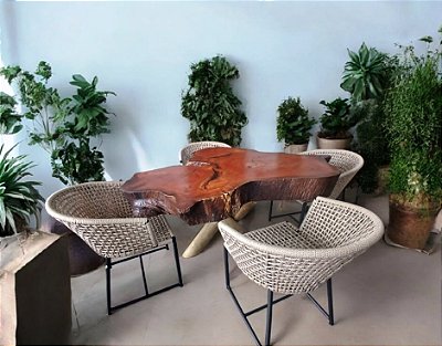 Mesa Rústica em Madeira de Eucalipto Citriodora