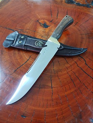 Faca Bowie em Aço Inox com Cabo de Madeira Nobre – Resistência e Estilo em Suas Mãos!