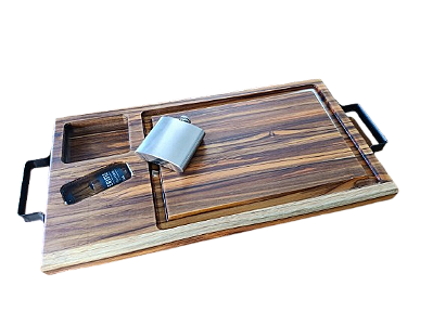 Tábua para Churrasco em Madeira Teca com cantil de Whisky