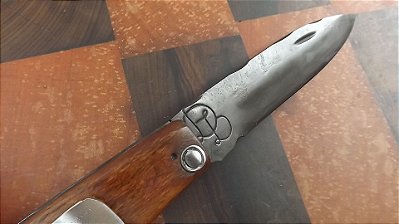 Canivete 4,5” Forjado em aço carbono , cabo em madeira nobre, brut forj