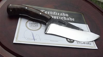 Faca Coreadeira ,Cabo em Imbuia.