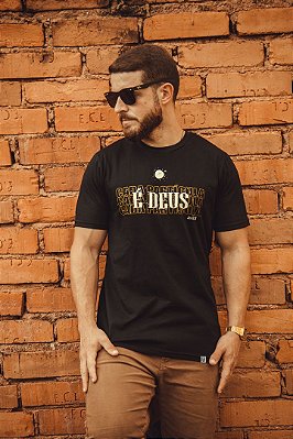 Camiseta É Deus