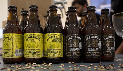 CAIXA 12 Unid - 6 unid ALPHABIER Belgian Blond Ale a 6 unid. Imperial IPA