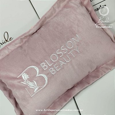 Travesseiro Rosé personalizado com logomarca bordada
