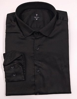 120901.01 CAMISA ACETINADA LISA COM ELASTANO SLIM INDICCATTO PRETA