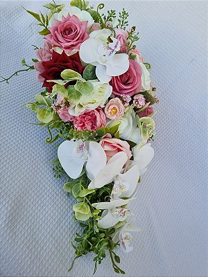 Buquê de Noiva em Cascata em tons de Branco, Rosé e Marsala