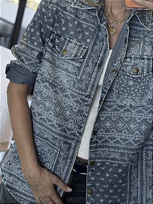 BAZAR - Camisa Jeans com estampa paisley