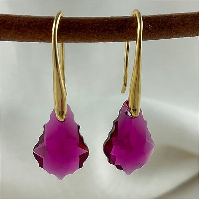 Brincos com cristal austríaco , cor rubi .